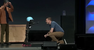 Disney представила робота-кролика, выполняющего трюки на роликовых коньках