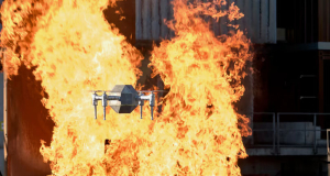 Ученые создали дрон, который может находиться в огне при температуре 200°C в течение 10 минут (фото, видео)
