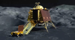 Индийская лунная миссия «Чандраян-3» прислала первый снимок с поверхности Луны