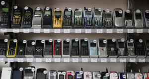 3456 устройств: Румын установил рекорд Гиннеса по количеству своей личной коллекции мобильных телефонов
