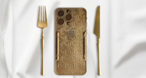 Most expensive chocolate bar: Caviar released gold-covered chocolate bar in shape of iPhone 15 Pro Max for $2,000 (photo)