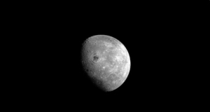 НАСА откладывает лунные миссии на год: Какова причина?