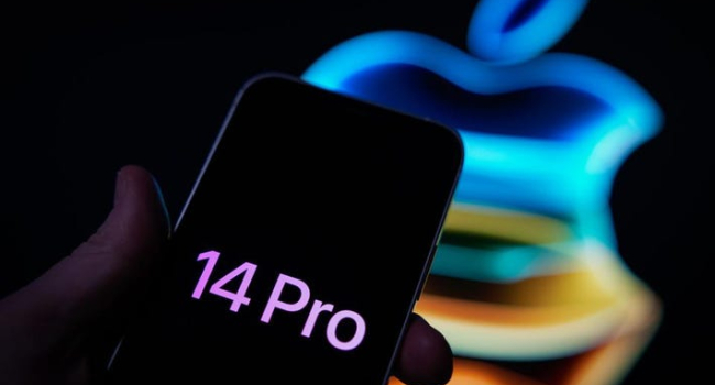 На какие проблемы жалуются пользователи новых iPhone 14 и наушников от Apple?
