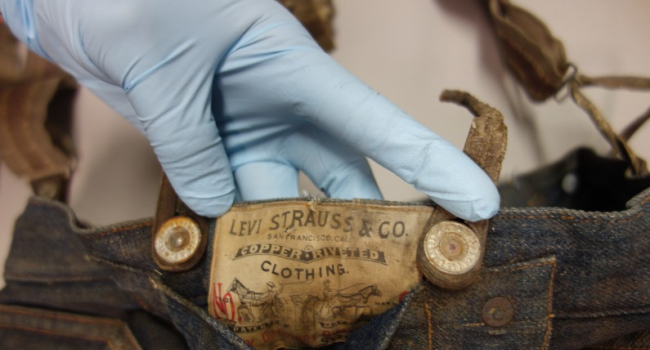 Jeans production vs. gold mining: why you shouldn’t succumb to current IT trends?