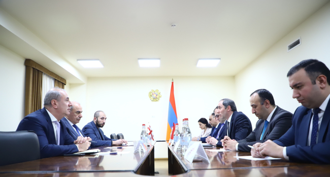 ԲՏԱ նախարարն ու Վրաստանի դեսպանը քննարկել են տեխնոլոգիական կրթության, նանոտեխնոլոգիաների ոլորտում համատեղ նախագծերին առնչվող հարցեր