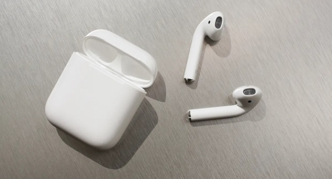 Apple планирует улучшить звук в наушниках AirPods: Какие нововведения ожидаются в новых моделях?