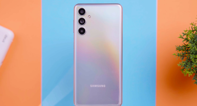 Galaxy F54 5G. Samsung introduces a new smartphone with a 108MP camera for just $340