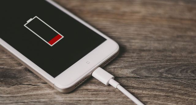 Can smartphones be charged overnight?