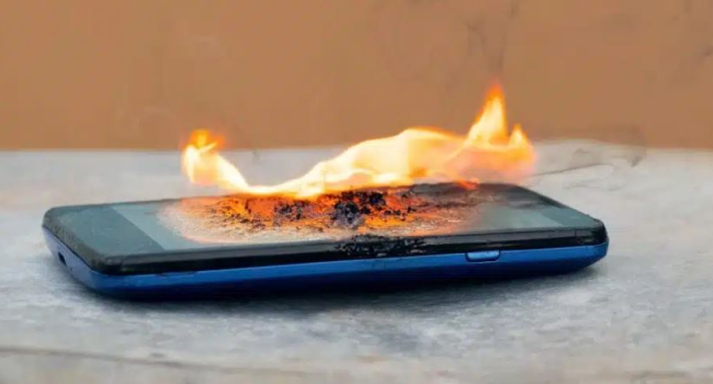 Why do smartphone batteries catch fire and how to avoid it?