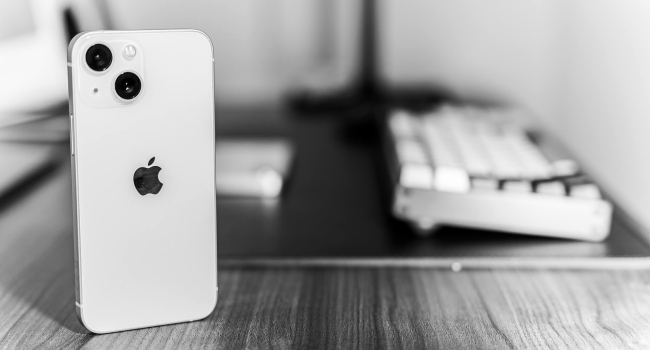 Apple прекратила выпуск iPhone 13 mini: Что теперь придется покупать тем, кому нравятся компактные телефоны?