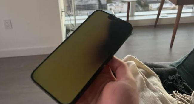 iPhone 15 Pro перегрелся и расплавился изнутри