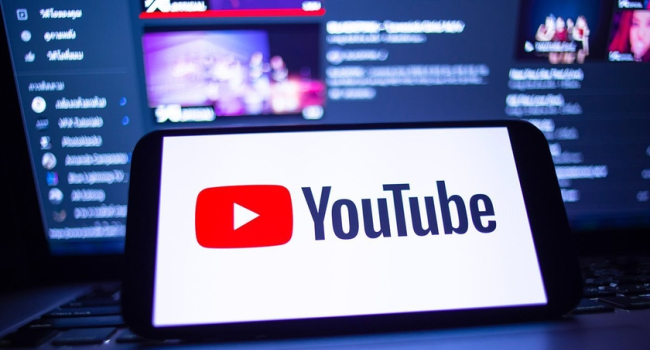 YouTube вводит новое правило для борьбы с созданными нейросетями фейками