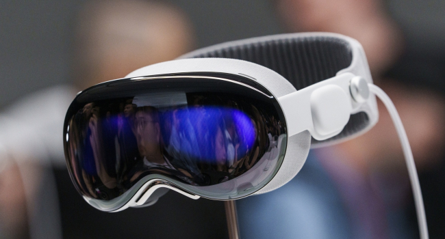 Известно, когда начнутся продажи Apple Vision Pro: Что идет в комплекте с устройством?