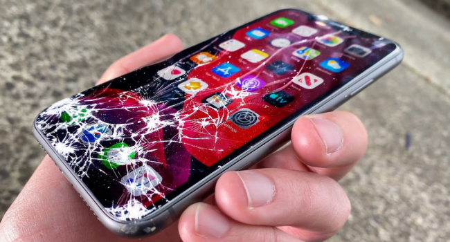 У Apple новая политика: Разбитые экраны iPhone и Apple Watch больше не будут бесплатно заменять по гарантии