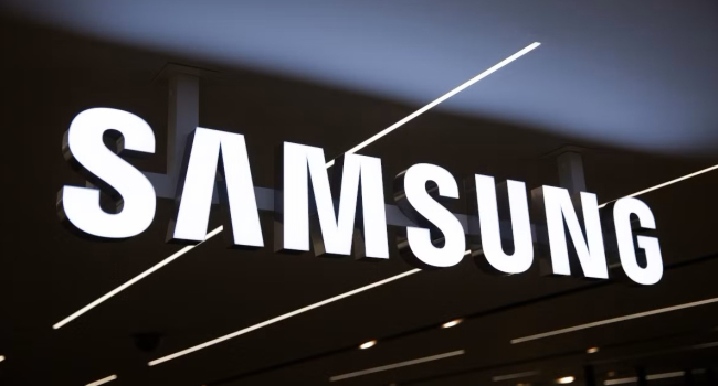 Samsung выпустит тройной складной смартфон