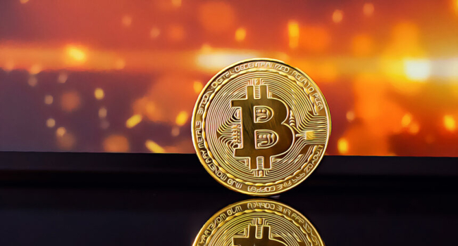 Цена биткоина превысила $70 000