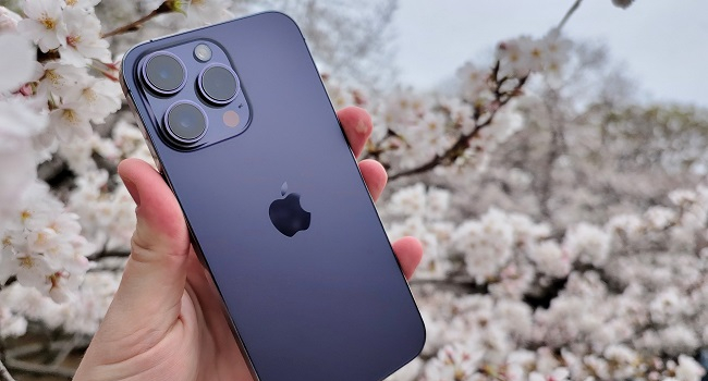 Why did apple discontinue the iPhone SE 3 and iPhone 14?