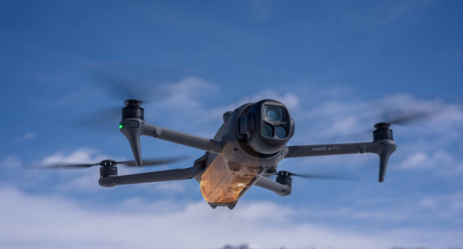 DJI Mavic 4 Pro: Flagship drone with 41 km Range and 100 MP Camera