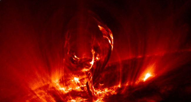 The Sun ejected a giant prominence: What does this mean for Earth?
