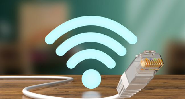 Какие устройства желательно подключать по кабелю, а какие через Wi-Fi?