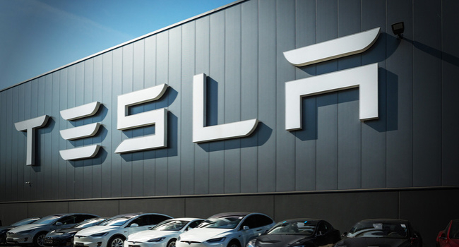 Tesla представляет чип AI5 с 40-кратным увеличением производительности