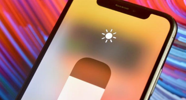 What you need to know about smartphone screen brightness — and why incredible peak brightness is mostly marketing