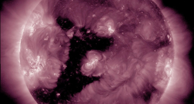 Новая корональная дыра на Солнце: Влияние на Землю начнётся с 14 марта