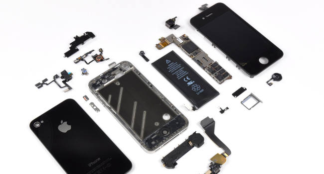 Interactive website lets you "take apart" any iPhone component by component