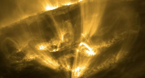 Meteor-like streaks rain on Sun's surface, seen for the first time