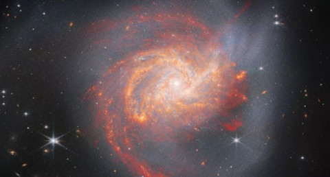 James Webb shows the striking result of the collision of 2 galaxies 500 million years ago