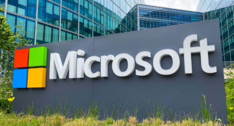 Microsoft will release first personal computers with a built-in AI