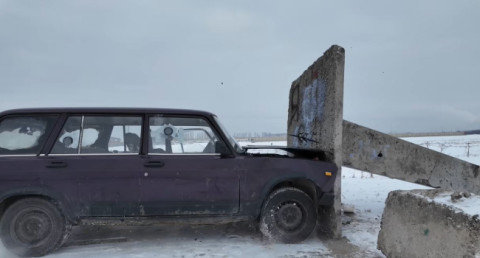 Russian blogger crashes car for second time to test iPhone's crash detection feature