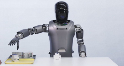 Walker S humanoid robot receives Baidu's AI and learns to speak, reason and follow commands