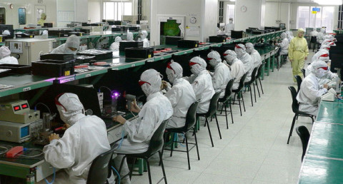 Apple to replace half of iPhone assembly line workers with robots