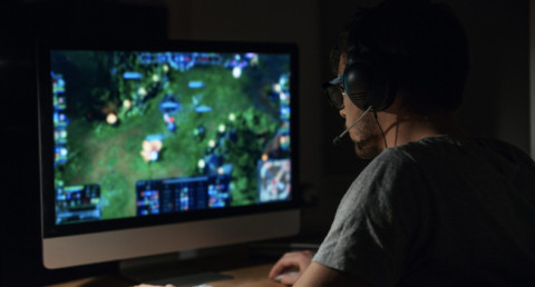 How many hours a day can you play video games for mental health?