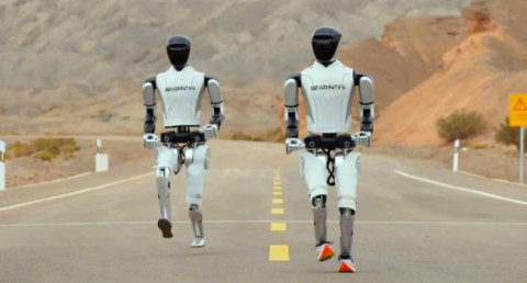 The robots of Robot Era took part in a running competition in the Gobi Desert (video)
