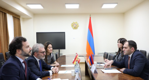 Իսպանիայի հետ գործակցության ընդլայնման մեծ ներուժ կա. Գևորգ Մանթաշյանն ընդունել է դեսպանին