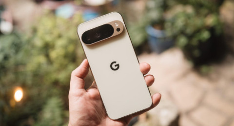 Which smartphone today has the best screen in the world?