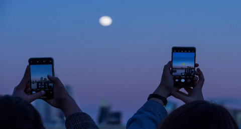 Почему так трудно красиво сфотографировать Луну на смартфон?