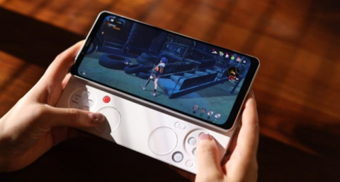 Ayaneo Pocket Play gaming smartphone unveiled: Slider with gamepad and Dimensity 9300