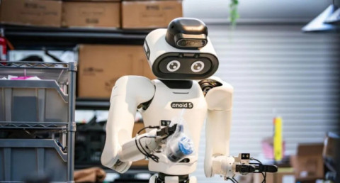 Robot.com introduces R-noid: A wheeled humanoid for warehouses and restaurants