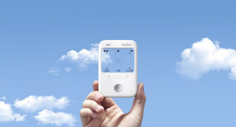 Transparent glass instead of a screen: Godox releases the most unusual camera for $29