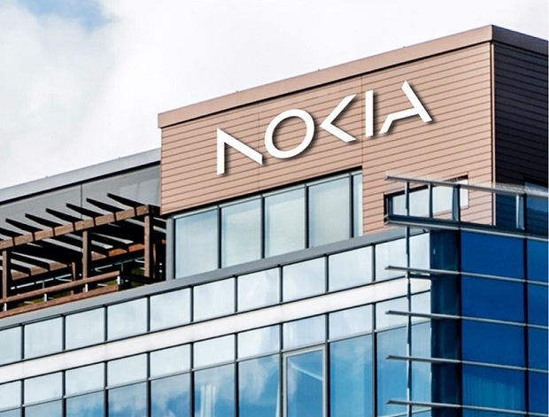 Nokia-new-logo-on-building