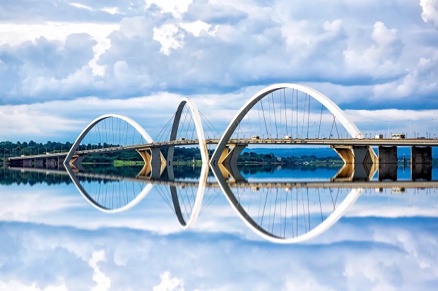 Juscelino Kubitschek Bridge (Brasilia, Brazil).jpg (85 KB)