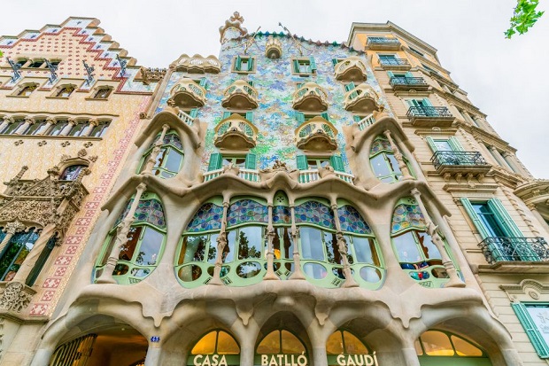 The Casa Batllo, Barcelona.jpg (142 KB)