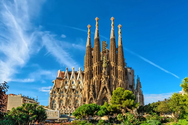 The Sagrada Familia, Barcelona.jpg (112 KB)