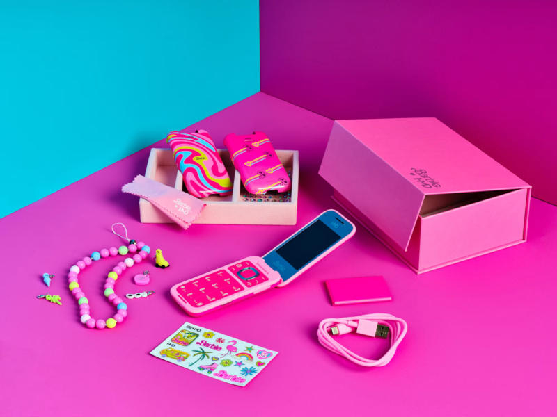 Barbie Phone 3.jpg (186 KB)