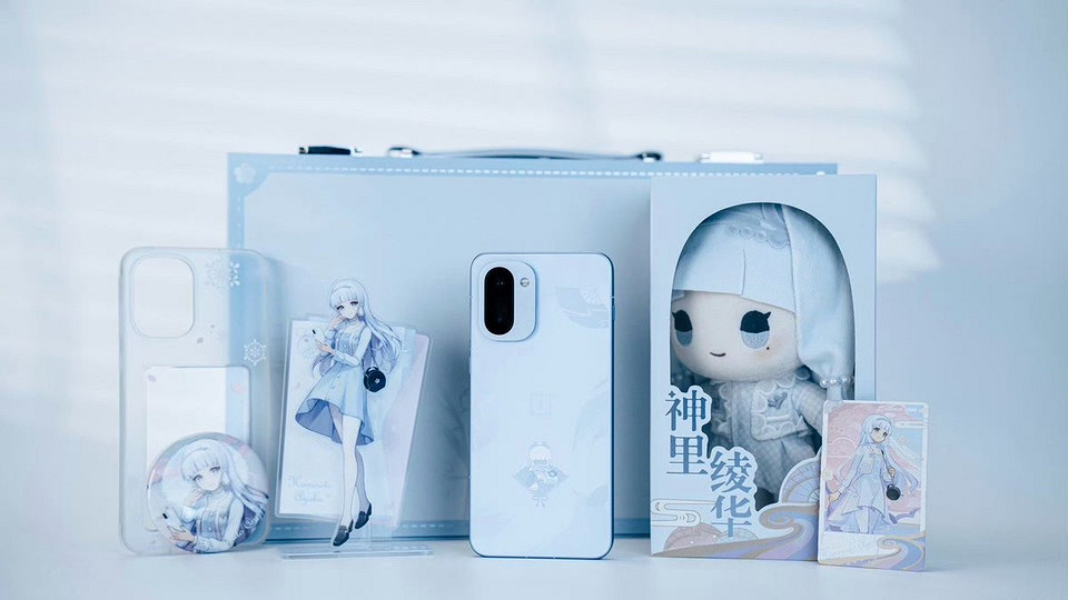 OnePlus Ace 6T Ayaka Edition 2.jpeg (85 KB)