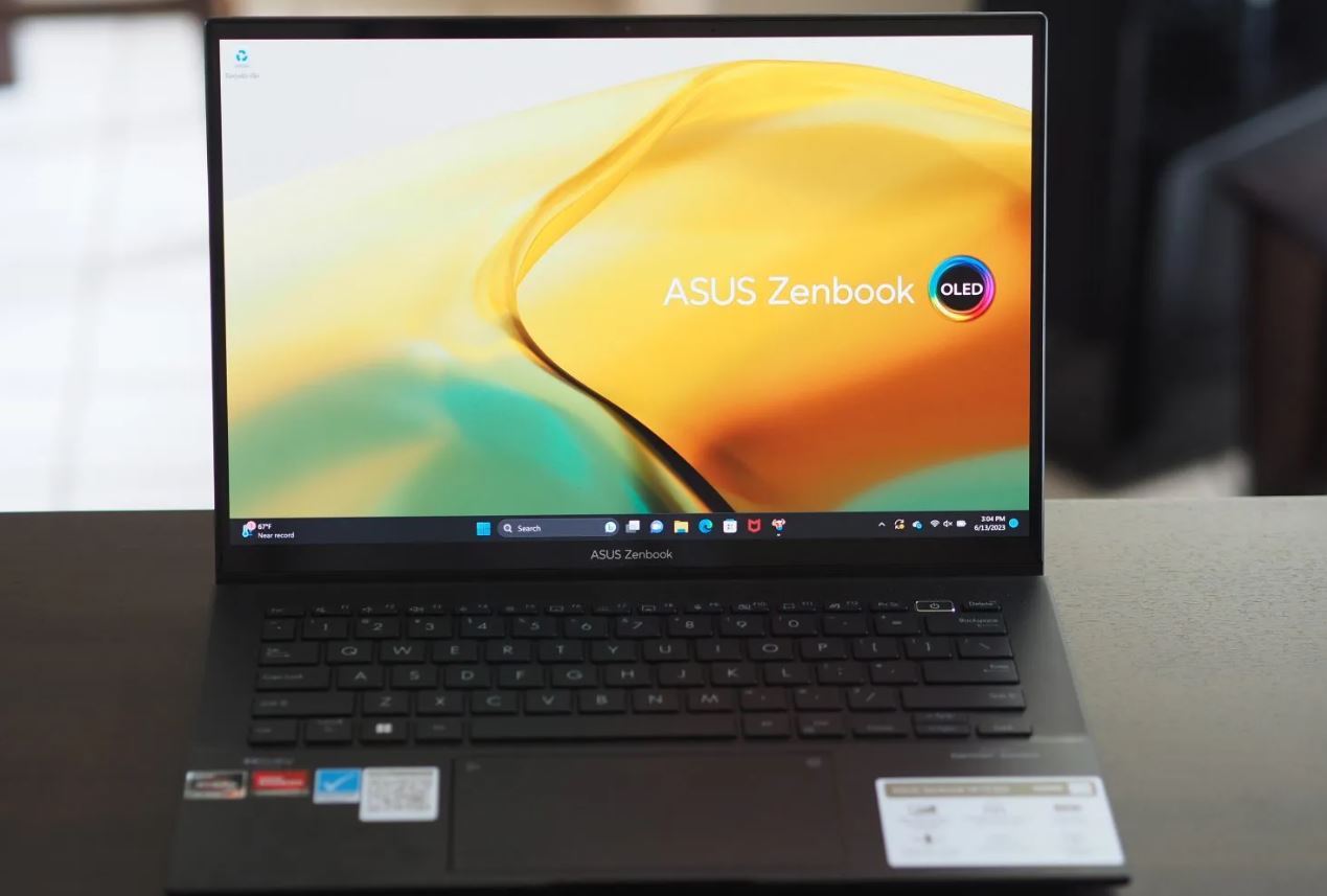 Asus ZenBook 14 OLED.JPG (70 KB)