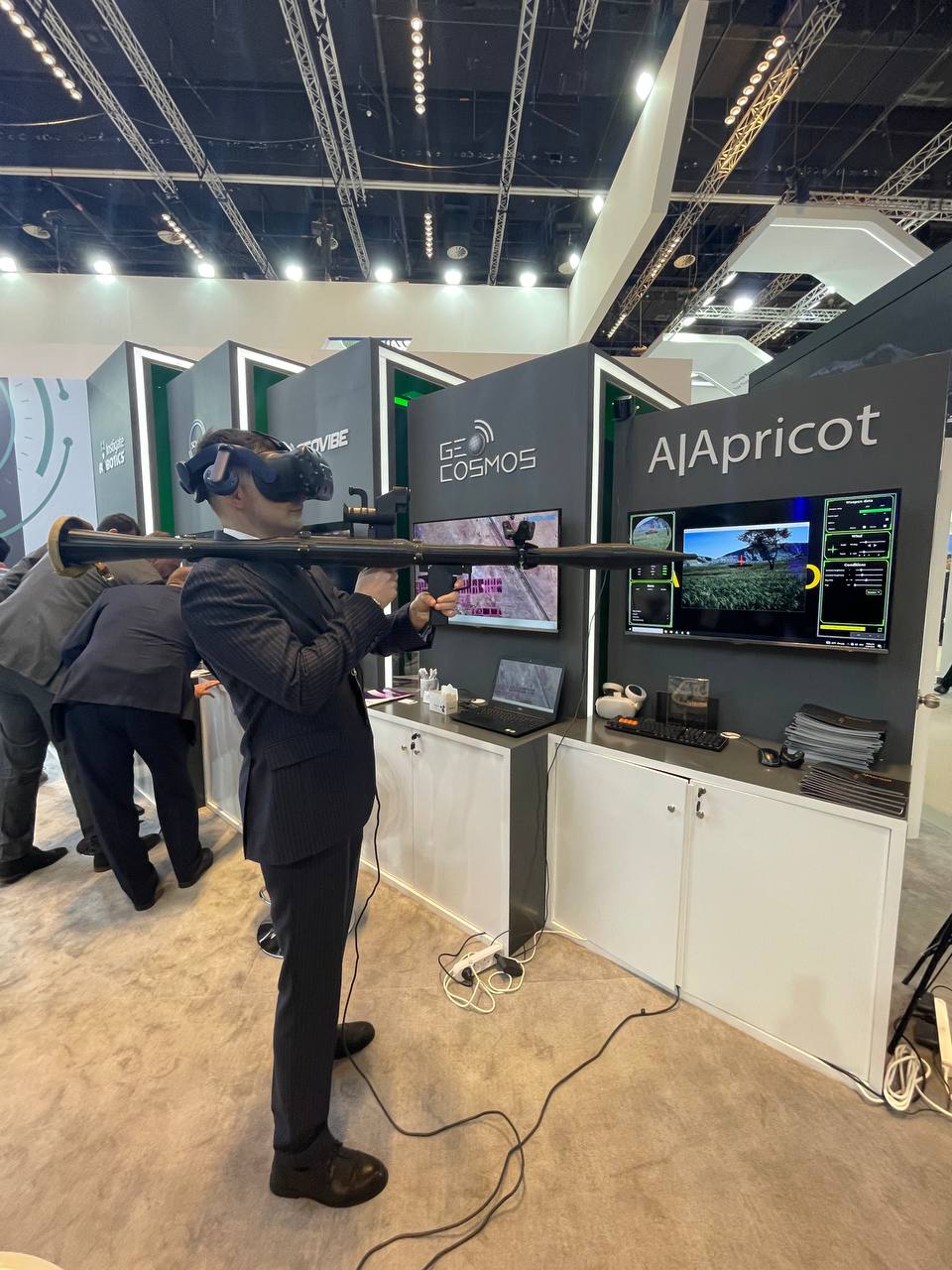 idex 2023 dubai 5 .jpg (167 KB)
